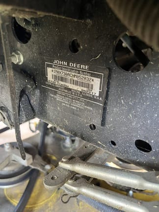 2017 John Deere X730 Equipment Image0
