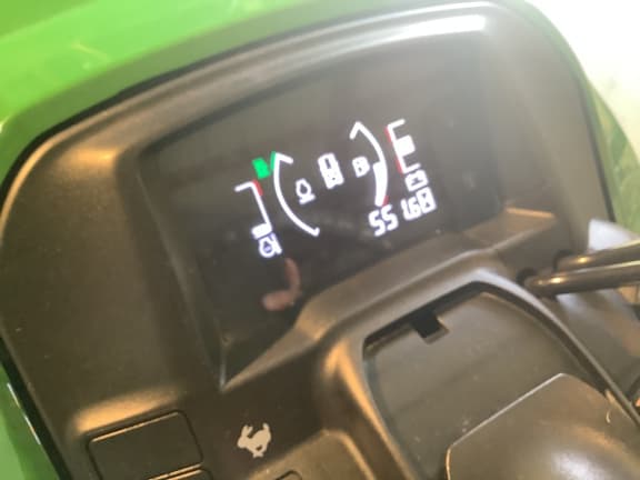 Image of John Deere X734 equipment image 4