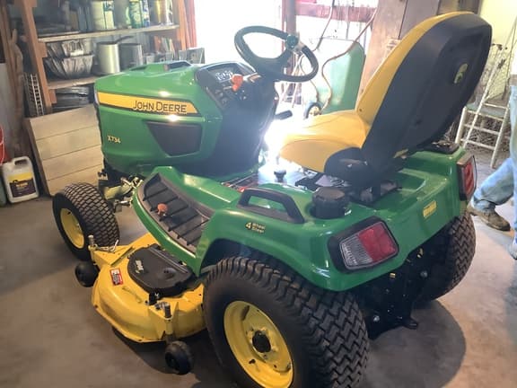 Image of John Deere X734 equipment image 2