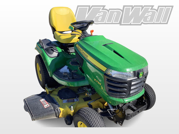 2017 John Deere X734 Equipment Image0