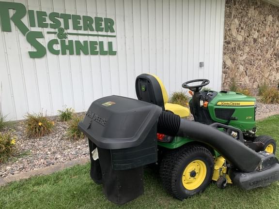 Image of John Deere X734 equipment image 4