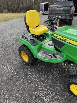 Image of John Deere X738 equipment image 4