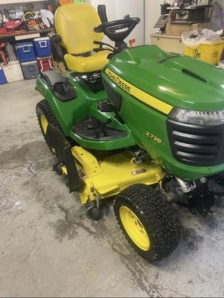 Image of John Deere X738 equipment image 1