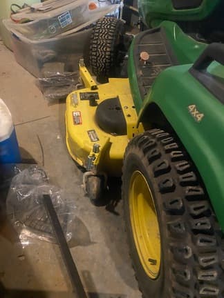 Image of John Deere X738 equipment image 4