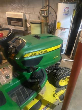 Image of John Deere X738 equipment image 2