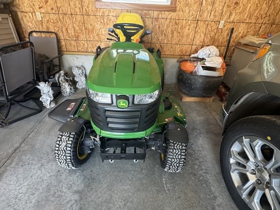 Image of John Deere X738 Image 1