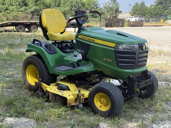 Image of John Deere X750 equipment image 4
