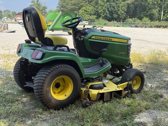 Image of John Deere X750 equipment image 3