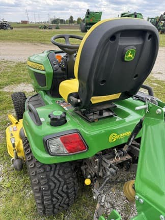 Image of John Deere X758 equipment image 2