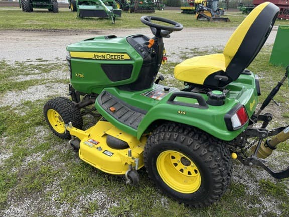 Image of John Deere X758 equipment image 1