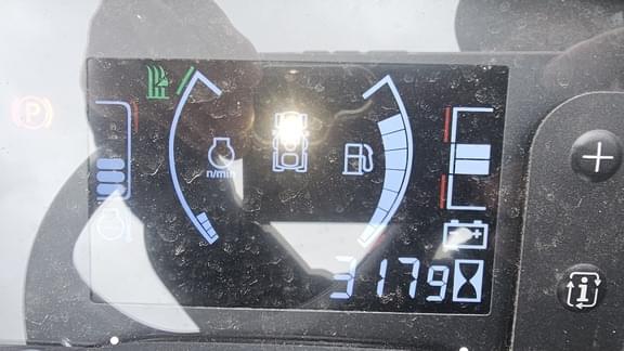 Image of John Deere X758 equipment image 4