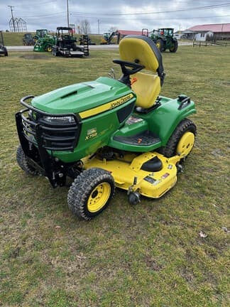 Image of John Deere X758 equipment image 2