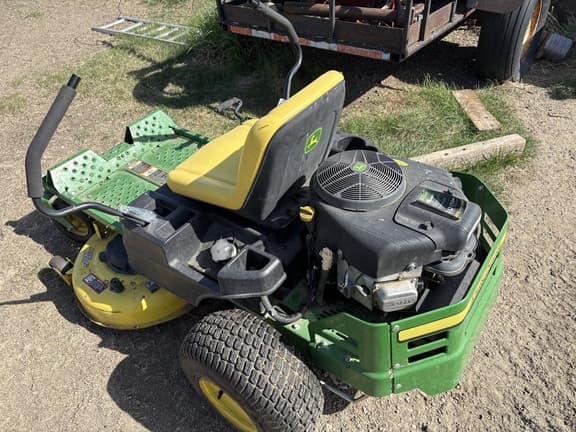 Image of John Deere Z335E equipment image 4