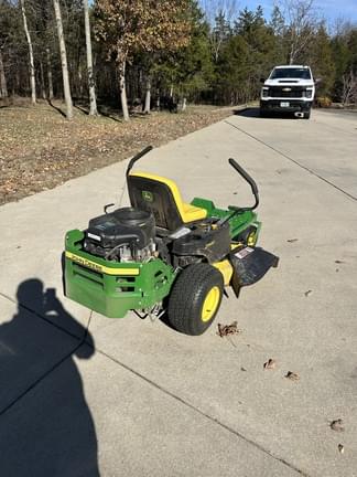 Image of John Deere Z335E equipment image 3