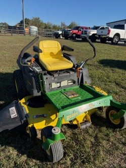 2017 John Deere Z525E Equipment Image0