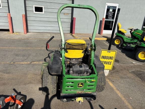 Image of John Deere Z920M equipment image 3