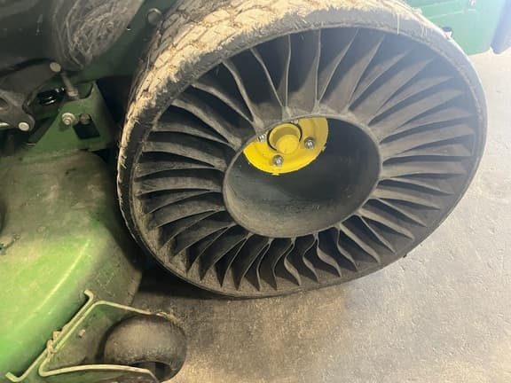 Image of John Deere Z950M equipment image 3