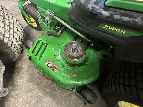 Image of John Deere Z950R equipment image 4