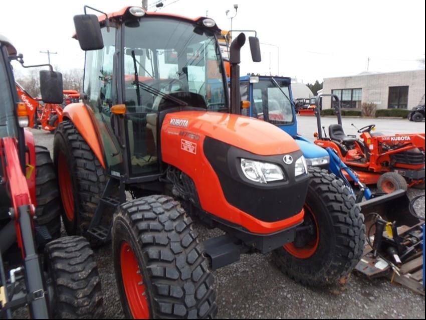 2017 Kubota M7060 Equipment Image0