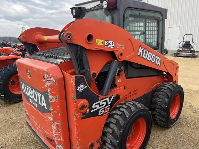 Image of Kubota SSV65 equipment image 2