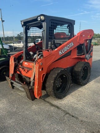 2017 Kubota SSV75 Equipment Image0