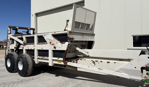 2014 Kuhn Knight 2054 Equipment Image0