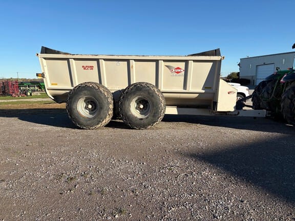 2017 Kuhn Knight SLC141 Equipment Image0