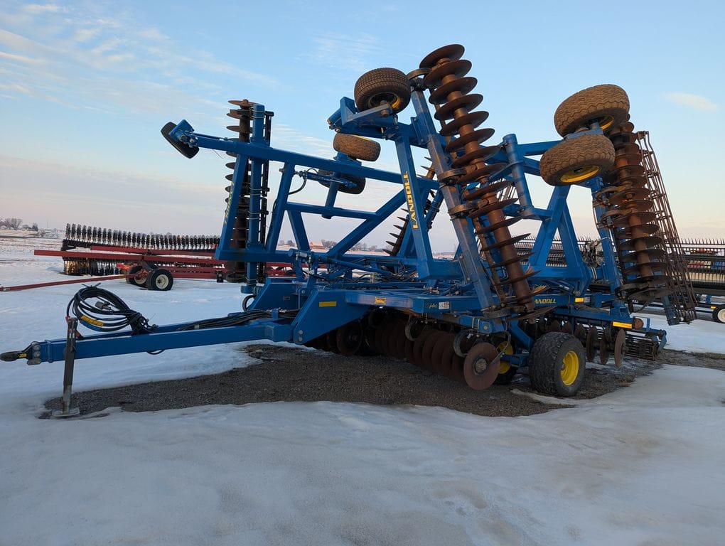 2017 Landoll 7431 Equipment Image0