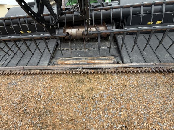 Image of MacDon FD75 equipment image 3