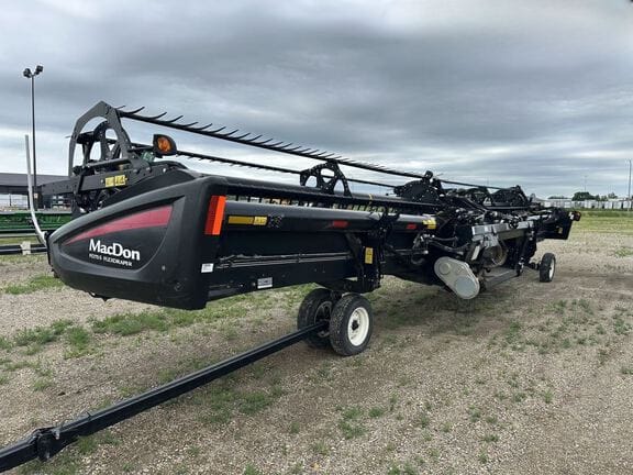 2017 MacDon FD75-40 Equipment Image0