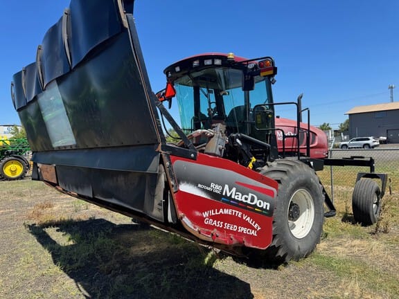 2017 MacDon M205 Equipment Image0