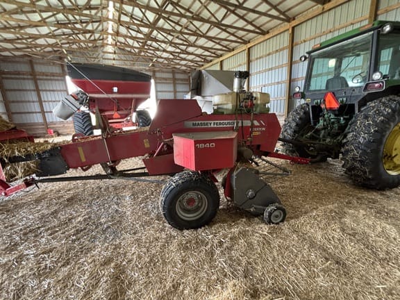 2017 Massey Ferguson 1840 Equipment Image0