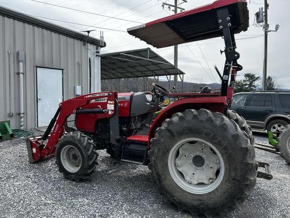 Image of Massey Ferguson 2705E Primary image