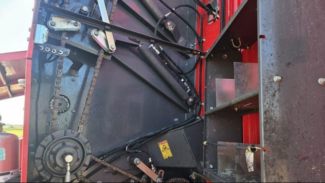 Image of Massey Ferguson Hesston 2956 equipment image 2