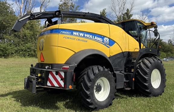 Image of New Holland FR650 equipment image 3