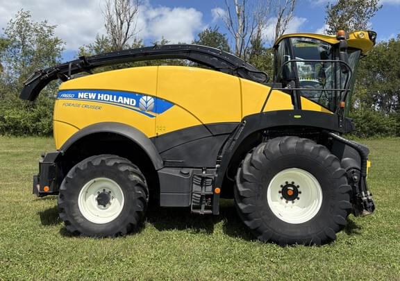 Image of New Holland FR650 equipment image 2