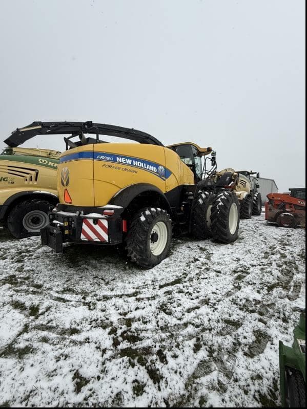 Image of New Holland FR850 equipment image 4