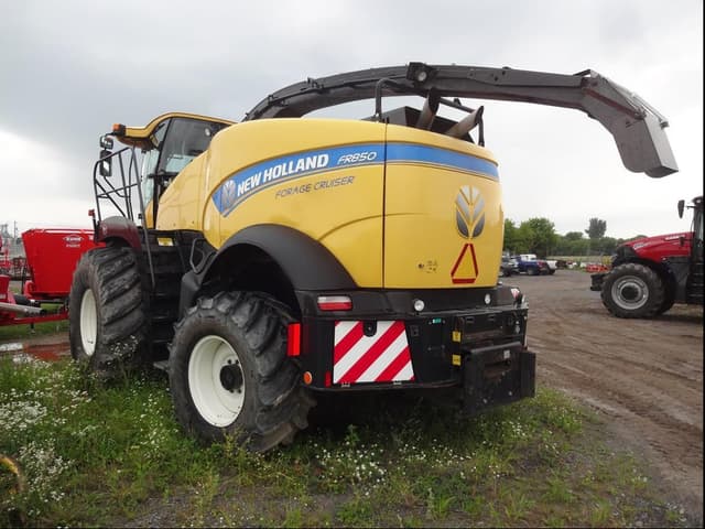 Image of New Holland FR850 equipment image 3