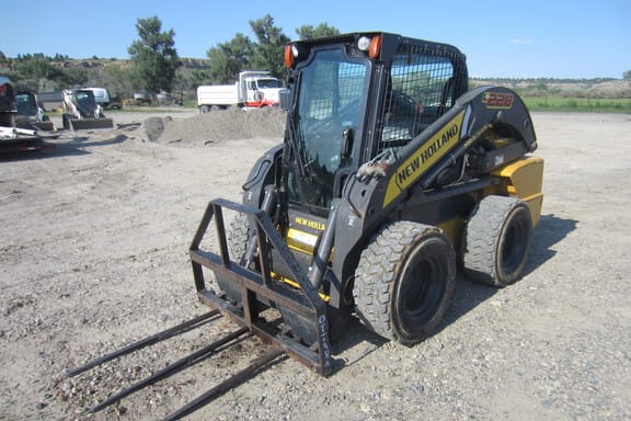 2016 New Holland L228 Equipment Image0