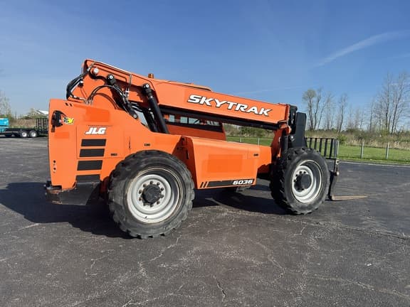 Image of Skytrak 6036 equipment image 2