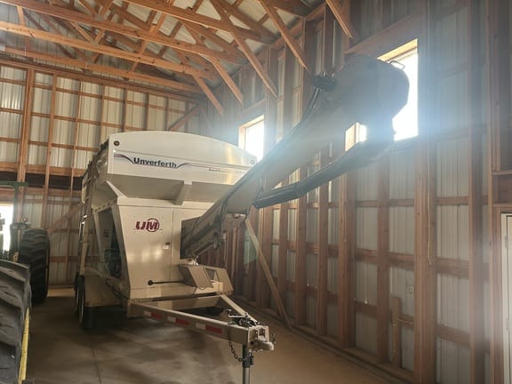 2017 Unverferth 2755 Equipment Image0