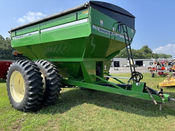 2017 Unverferth 8250 Equipment Image0
