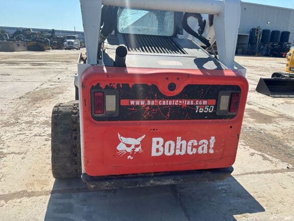 Image of Bobcat T650 equipment image 4