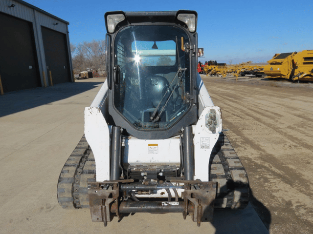 Image of Bobcat T650 equipment image 4