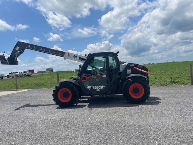 Image of Bobcat V519 equipment image 1