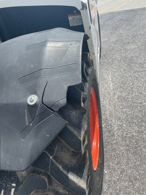 Image of Bobcat V519 equipment image 3