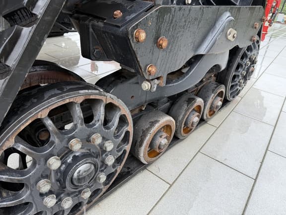 Image of Case IH Magnum 380 RowTrac equipment image 4