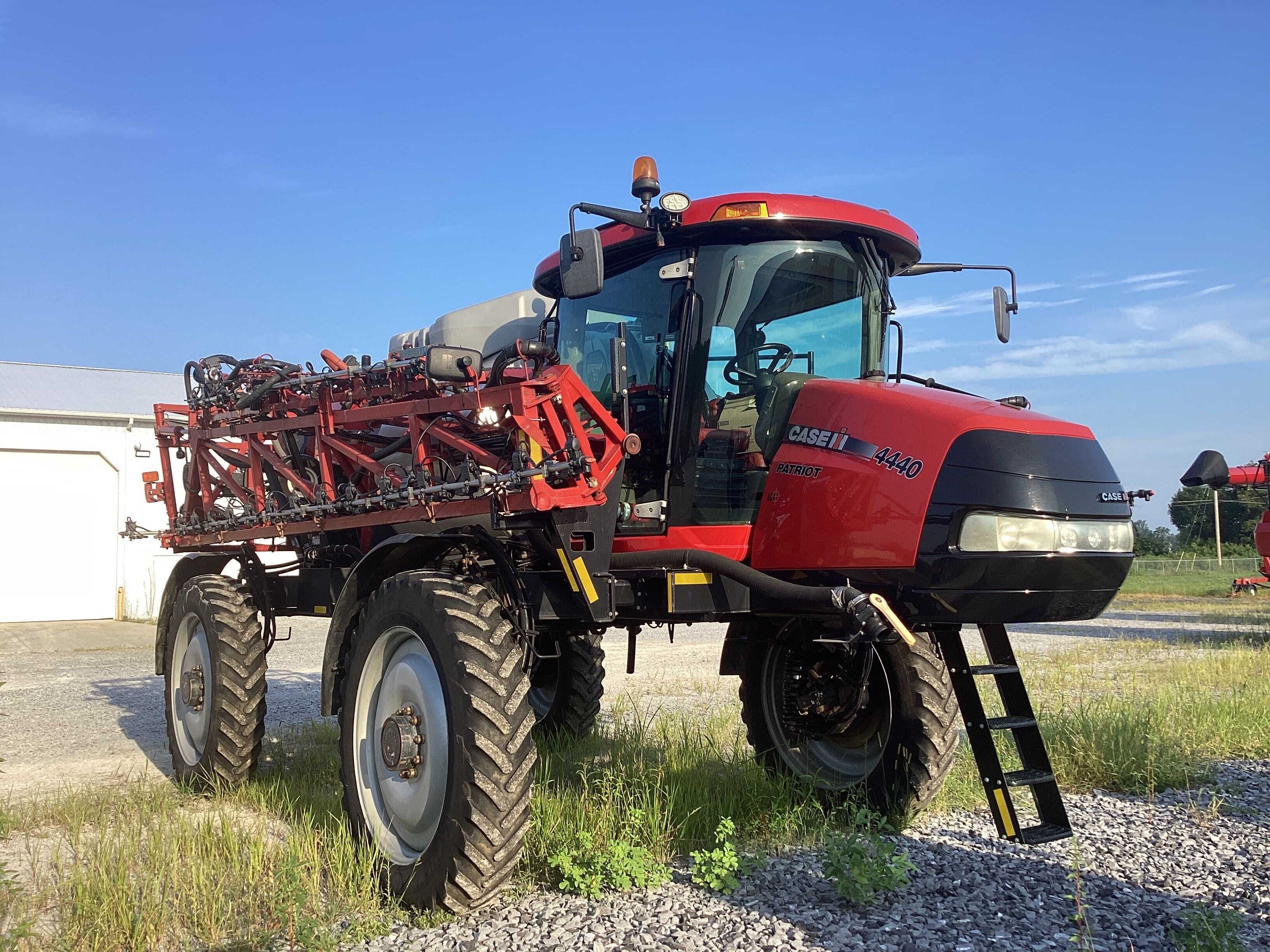 2018 Case IH Patriot 4440 Equipment Image0