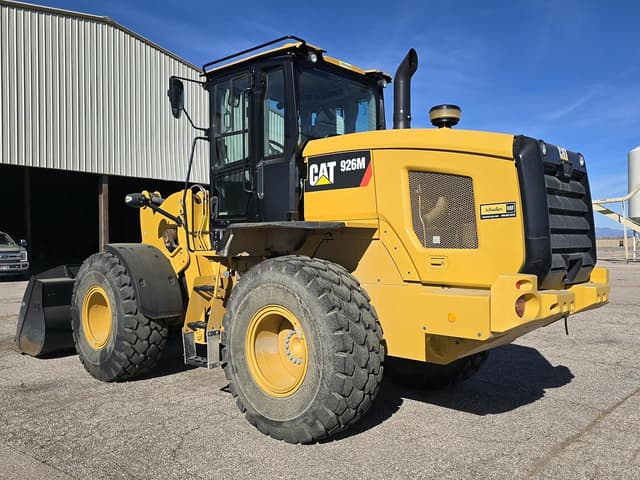 Image of Caterpillar 926M equipment image 3