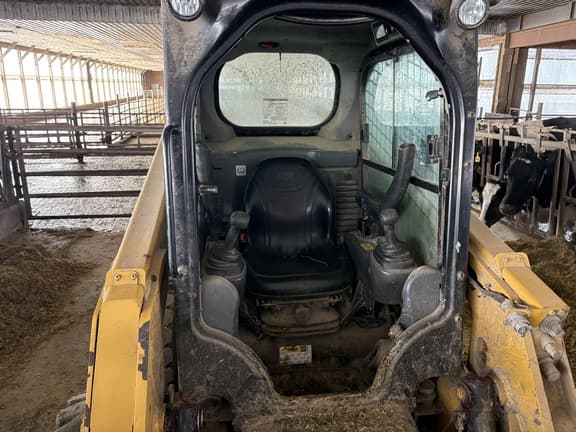 Image of Caterpillar 226D equipment image 2